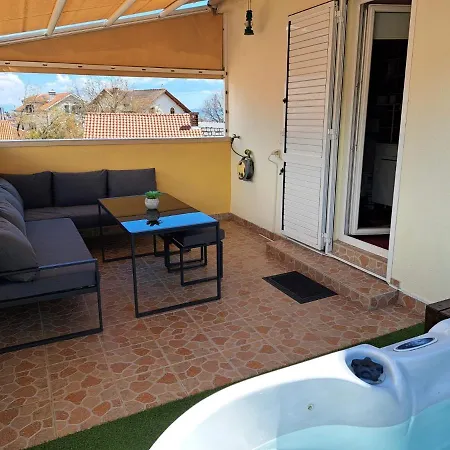 Апартаменти Bella Sanja *